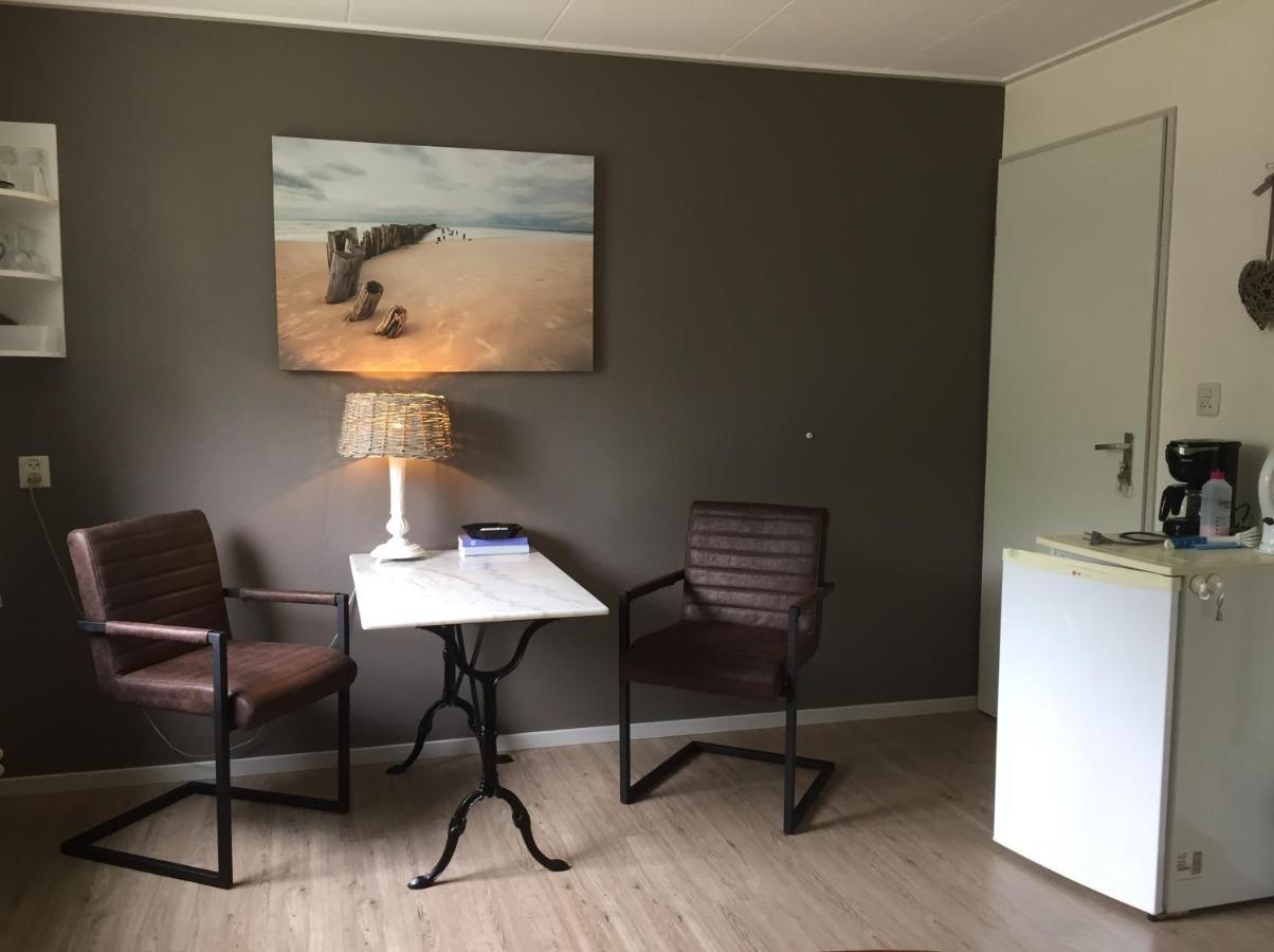 오스트카펠 De Duinroos B&B 외부 사진